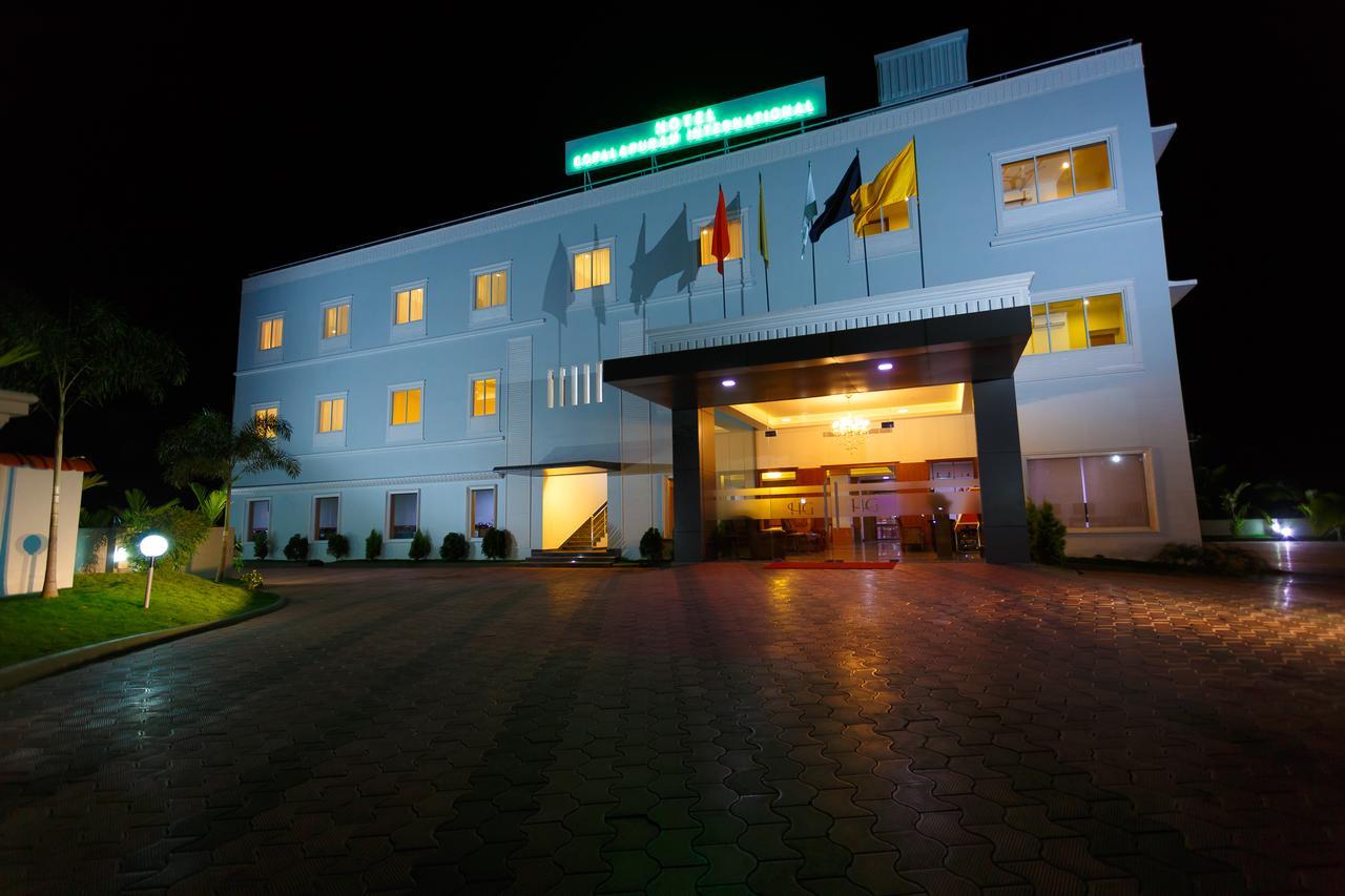 Hotel Gopalapuram International Pollāchi 外观 照片